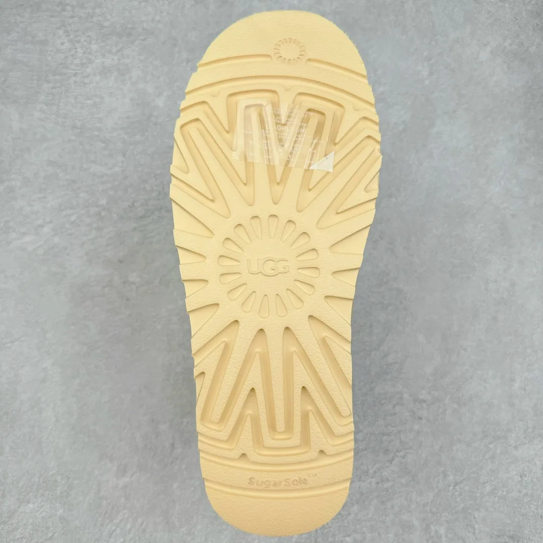 Pick up locally💰760 UGG 7089 Highlander autumn and winter sheepskin and fur integrated snow boots. All shoes are made from ZP. Longfeng A-grade Australian imported sheepskin and fur integrated men's boots. Brand OEM production line. Fully follow the ZP process. OEM original pattern maker. Adhering to the principle of no original shoes and no development selection. Pay attention to every detail. The most authentic version on the market. TREADLITE "light wing" technology outsole. Lightweight/durable/flexible/pile size: 40 41 42 43 44 45 Coding: by3936060
